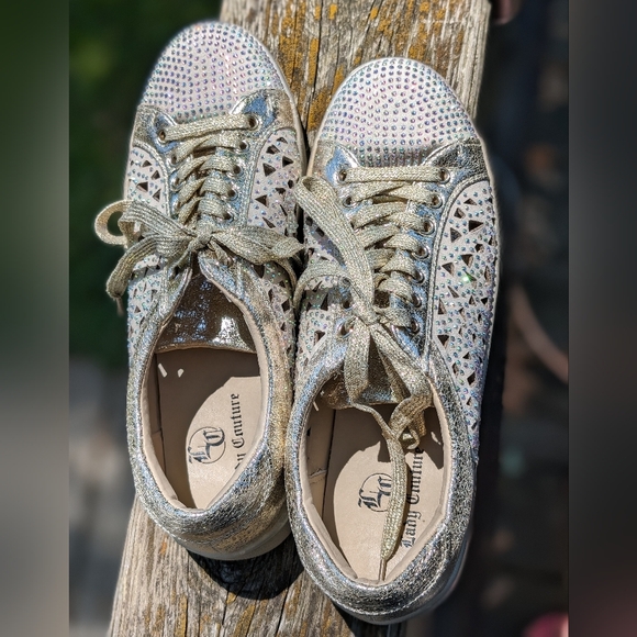 Lady Couture Paris Low Top Laser Cut Sneaker With Rhinesones, Gold - size 38 - Picture 5 of 11